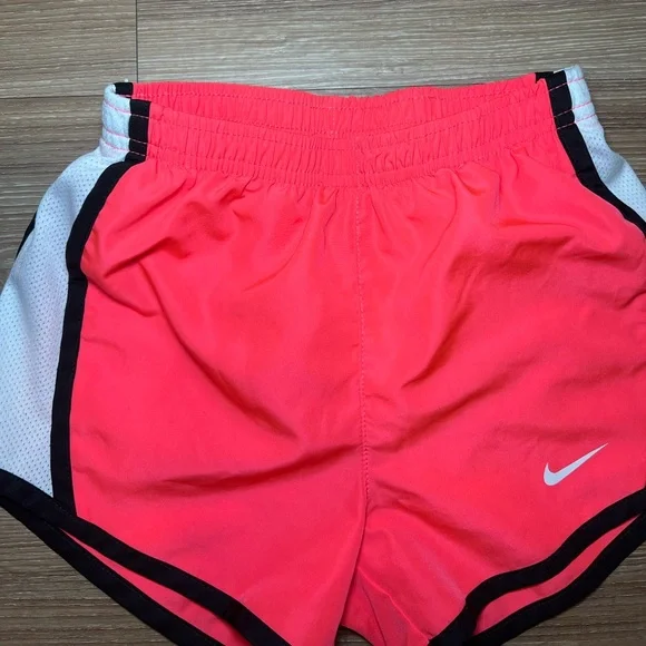 Nike Dri-FIT Girls Running Shorts Size 6 - Picture 9 of 10